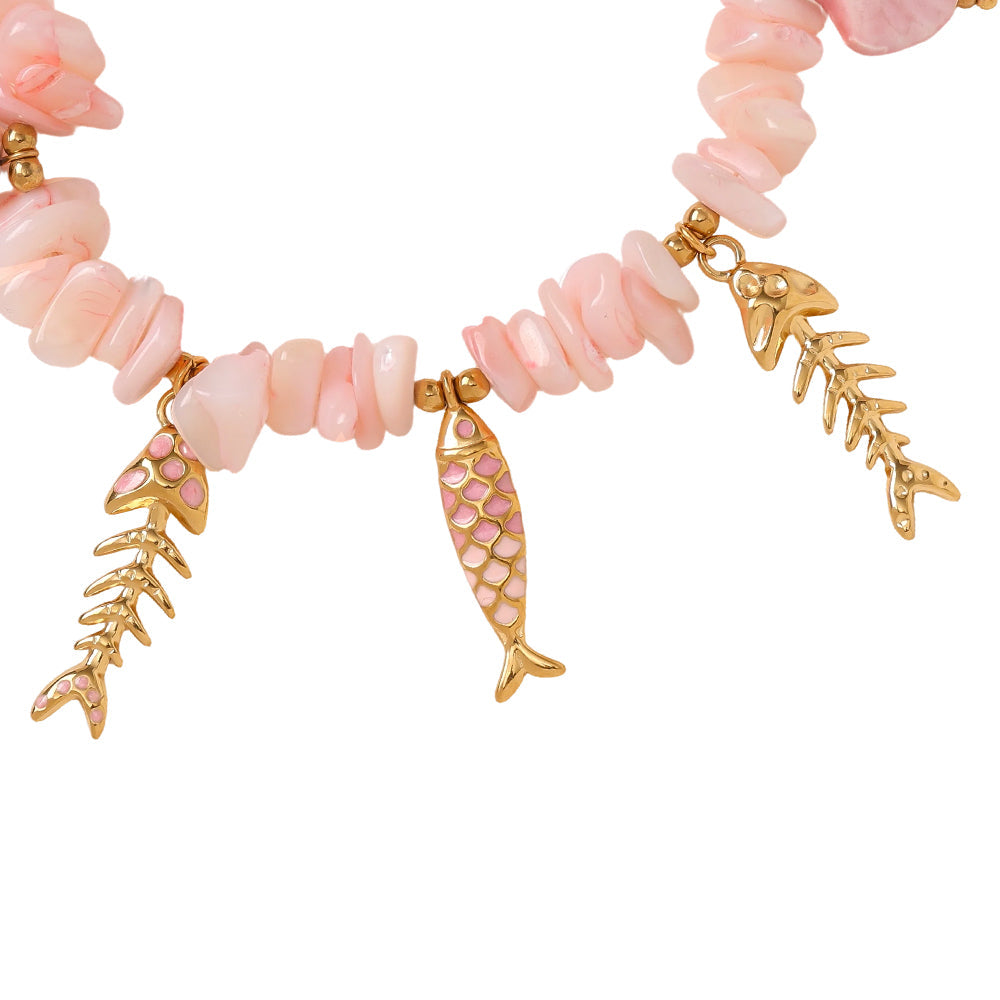 Bracelet Chips Rose Charms Poissons Dorés – détail charms arêtes & poisson émaillé