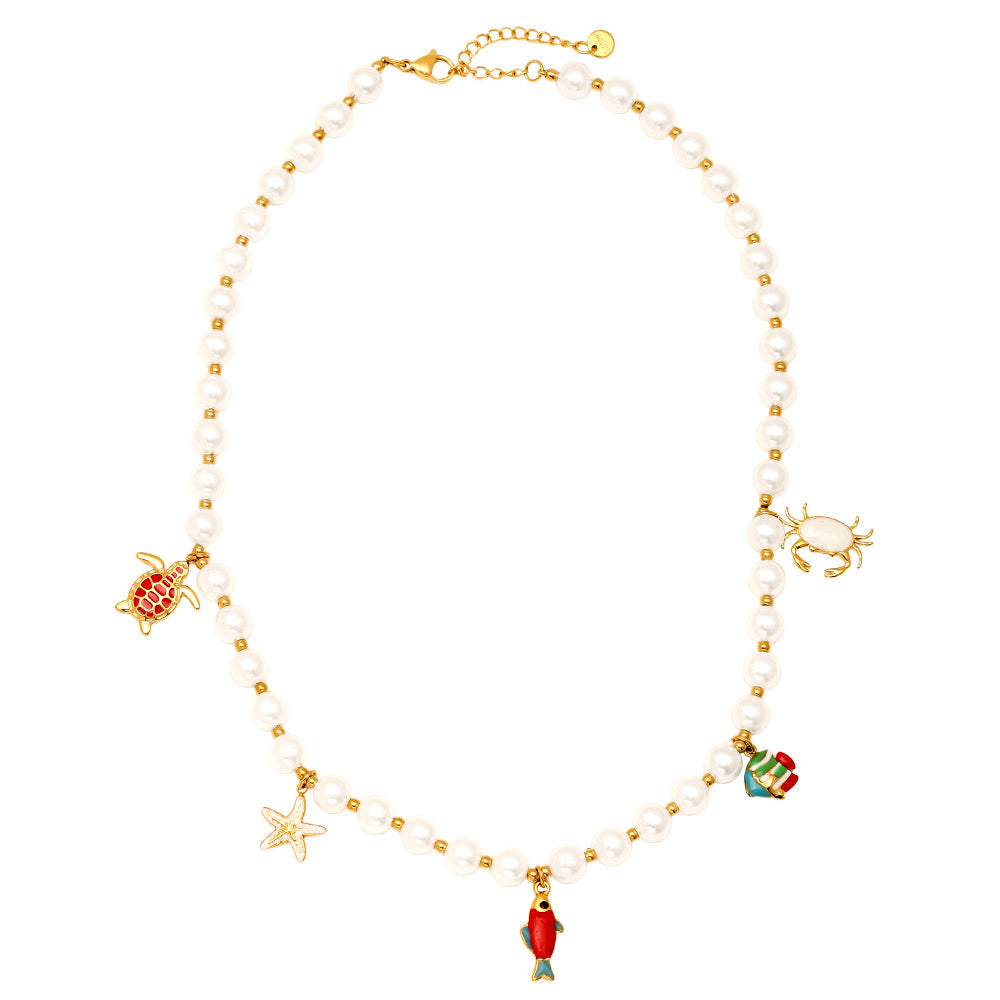 Collier Perles & Charms Océan – fond blanc