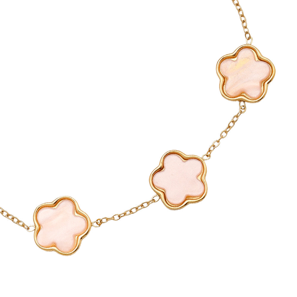 Bracelet Fleurs Trèfle Résine Rose Nacré Doré – détail fleurs nacrées