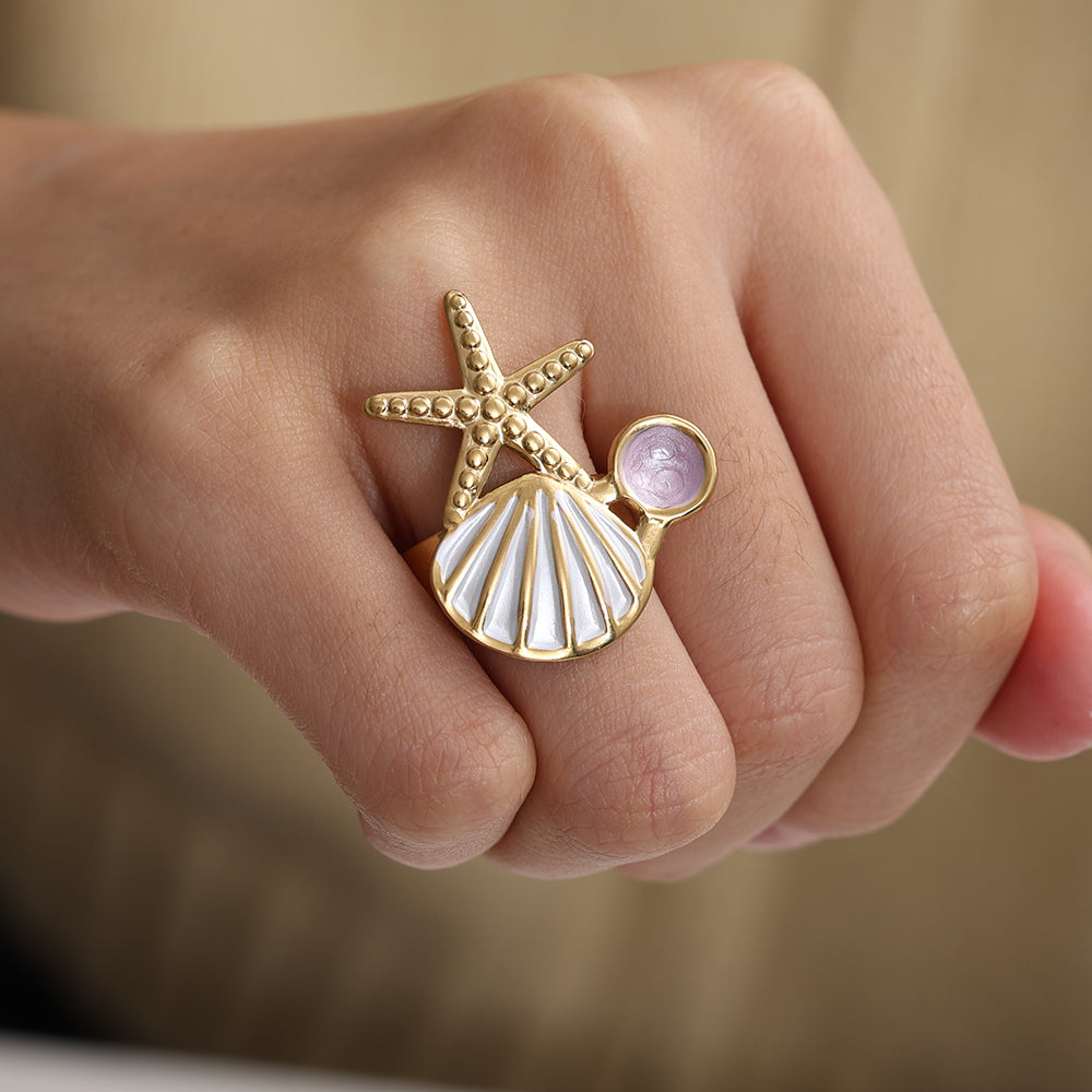 Bague Trio Marin Étoile Coquille Perle Rose Doré – portée au doigt